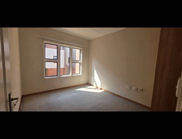1 BEDROOM FLAT FOR SALE IN DOUGLASDALE